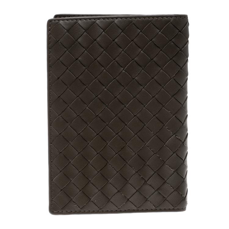 Pre Owned Bottega Veneta Grey Intrecciato Leather Passport Holder 