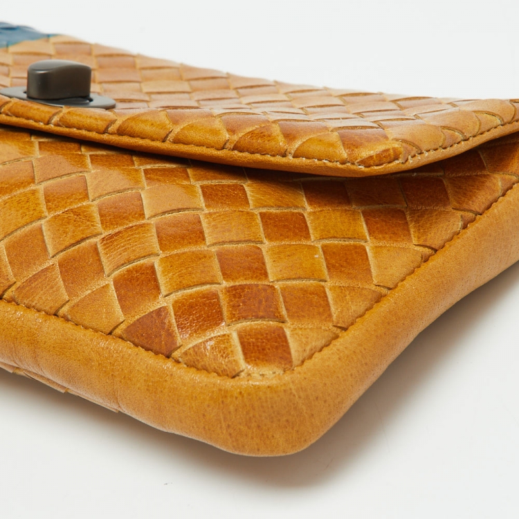 Pre Owned Bottega Veneta Tri Color Intrecciato Leather Turn Lock Clutch