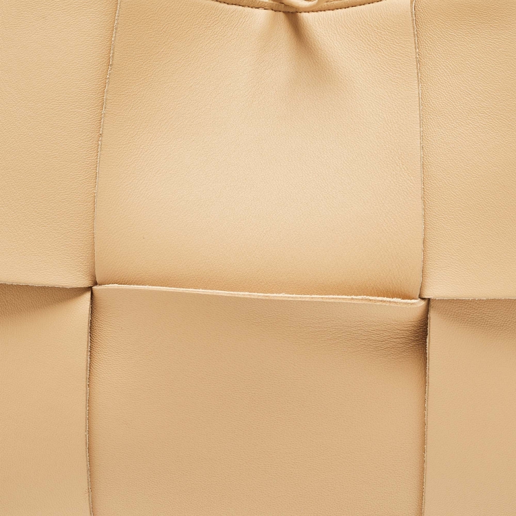 Pre Owned Bottega Veneta Beige Intreccio Leather Medium Arco Tote