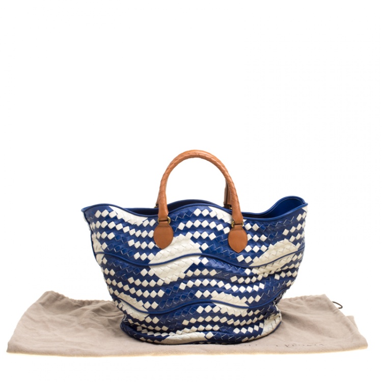 Pre Owned Bottega Veneta Blue/White Intrecciato Leather Bucket Bag
