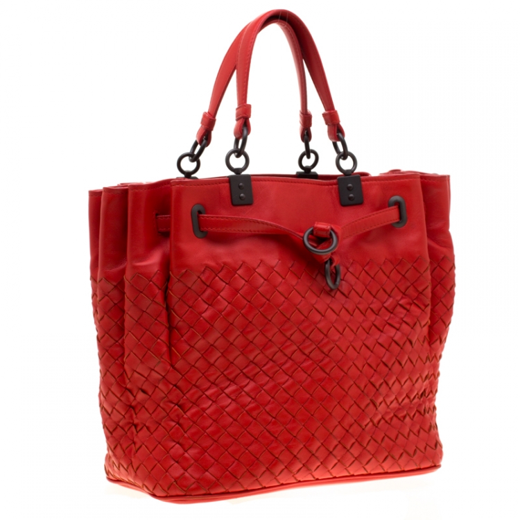 Pre Owned Bottega Veneta Red Intrecciato Leather Drawstring Bucket Bag
