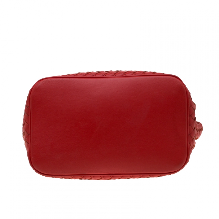 Pre Owned Bottega Veneta Red Intrecciato Leather Drawstring Bucket Bag