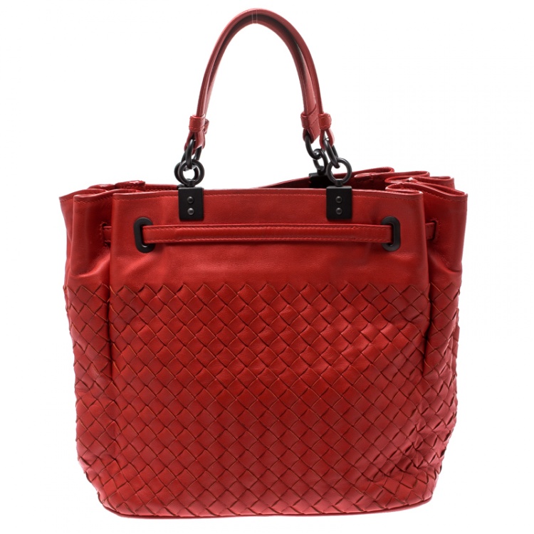 Pre Owned Bottega Veneta Red Intrecciato Leather Drawstring Bucket Bag