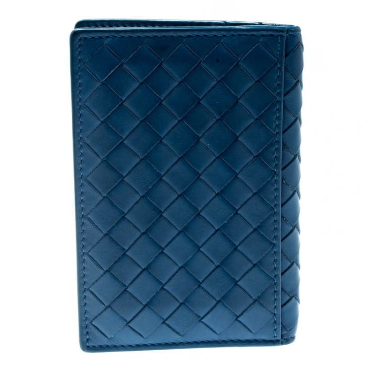 مملوكة مسبقًا Bottega Veneta Blue Intrecciato Leather Bifold Card Case