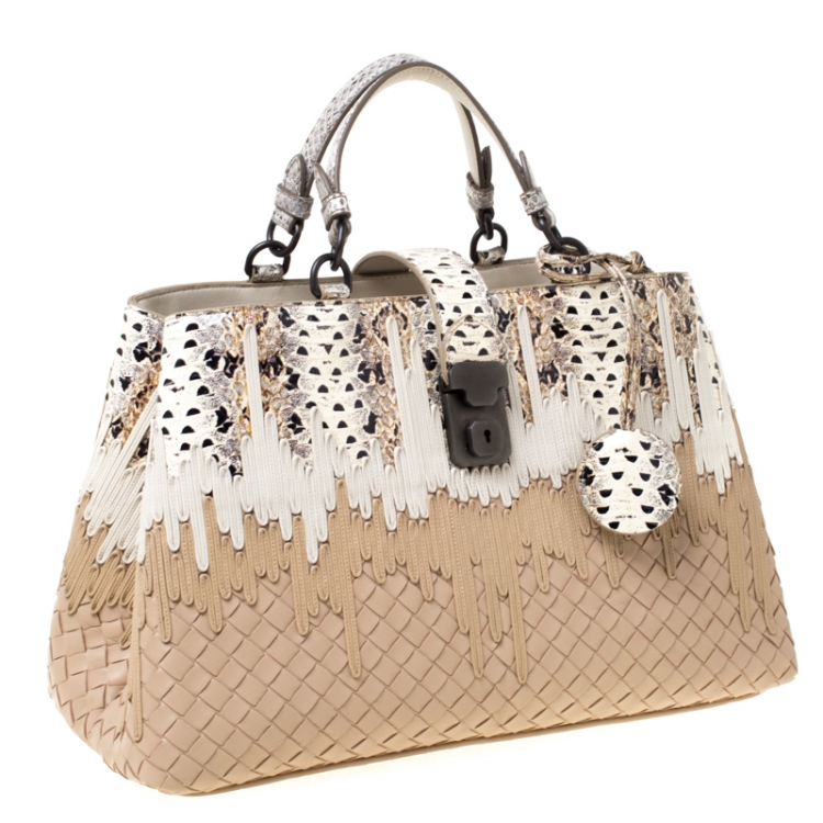 Pre Owned Bottega Veneta Beige/White Woven Leather and Snakeskin Small Flow Wave Tote