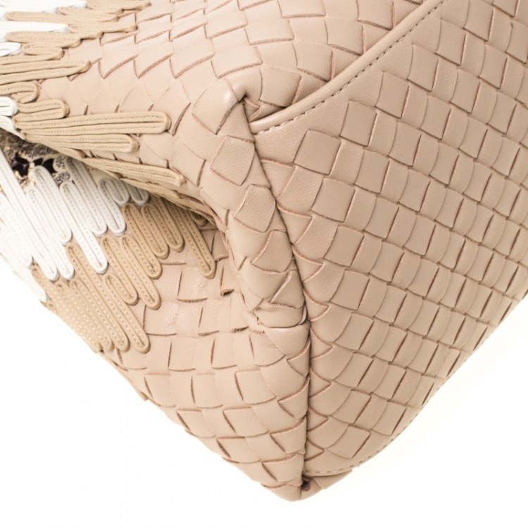 Pre Owned Bottega Veneta Beige/White Woven Leather and Snakeskin Small Flow Wave Tote