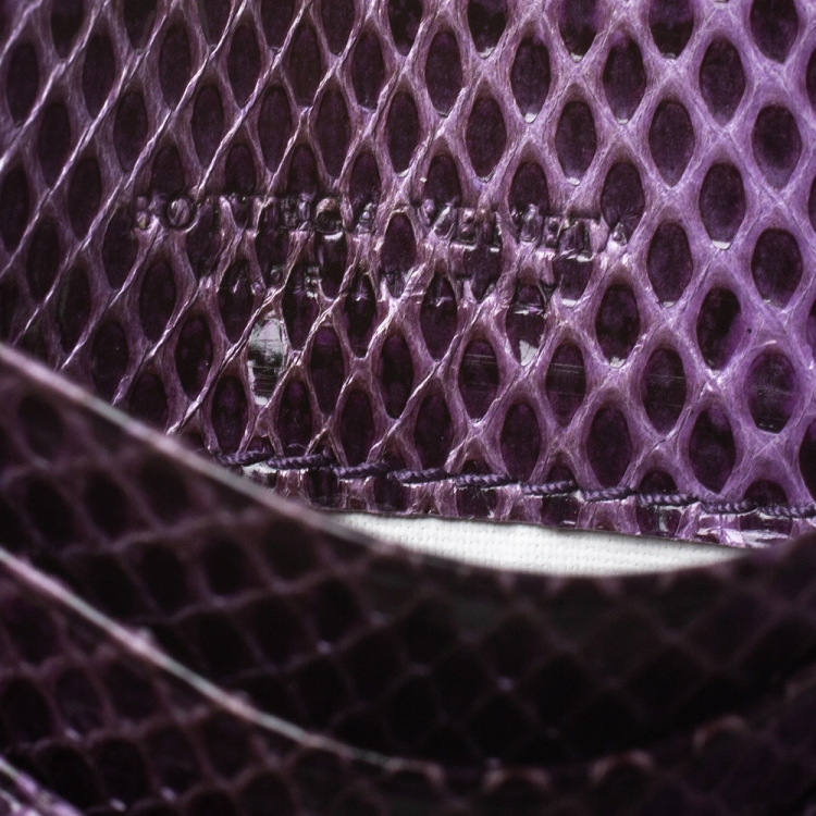 Pre Owned Bottega Veneta Lilac Snakeskin Card Holder