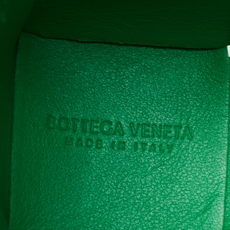 Pre Owned Bottega Veneta Green Intrecciato Leather Mini Cassette Bucket Bag