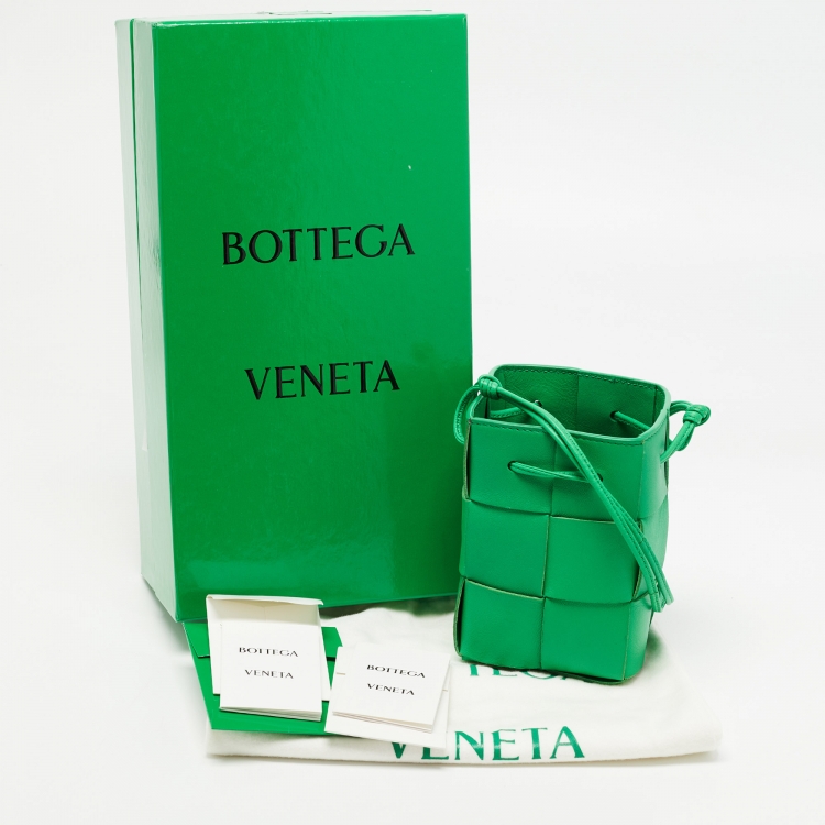 Pre Owned Bottega Veneta Green Intrecciato Leather Mini Cassette Bucket Bag