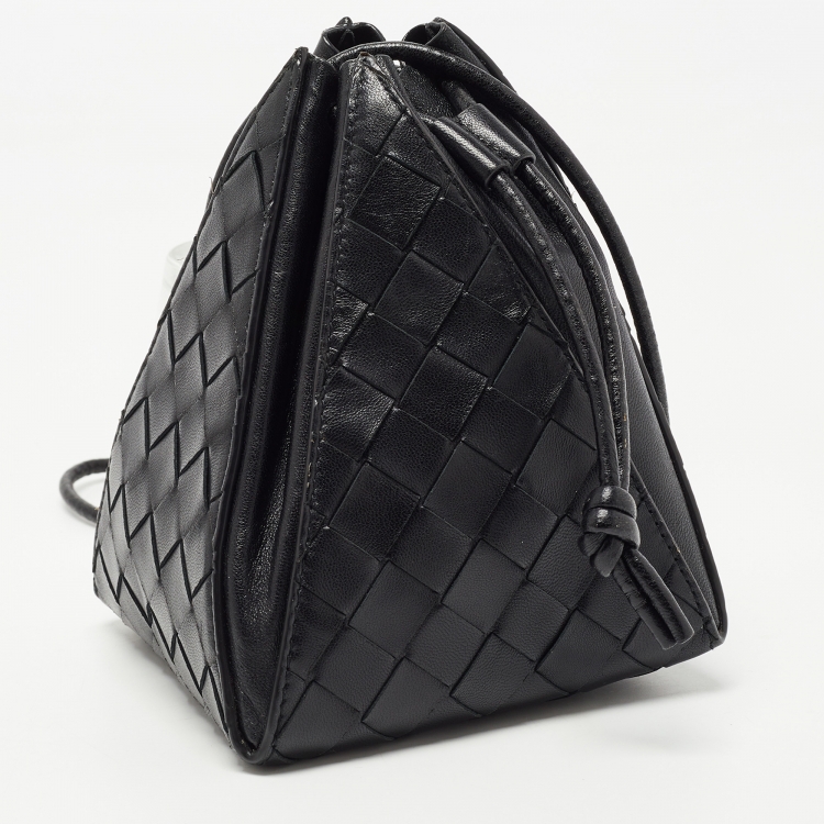 Pre Owned Bottega Veneta Black Leather Mini Knot Bucket Clutch Bag