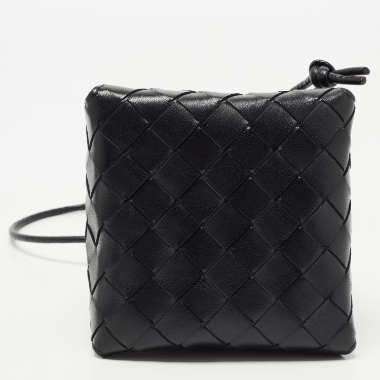 Pre Owned Bottega Veneta Black Leather Mini Knot Bucket Clutch Bag