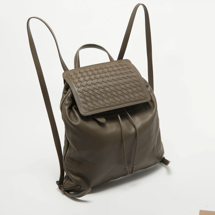 Pre Owned Bottega Veneta Grey Intrecciato Leather Drawstring Flap Bakcpack