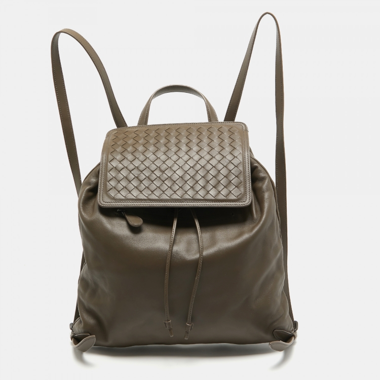 Pre Owned Bottega Veneta Grey Intrecciato Leather Drawstring Flap Bakcpack