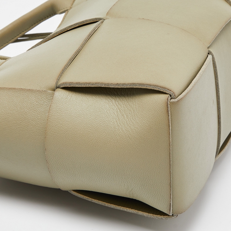 Pre Owned Bottega Veneta Avocado Green Intrecciato Leather Arco Tote