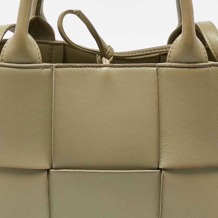 Pre Owned Bottega Veneta Avocado Green Intrecciato Leather Arco Tote
