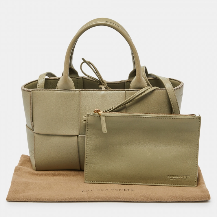 Pre Owned Bottega Veneta Avocado Green Intrecciato Leather Arco Tote