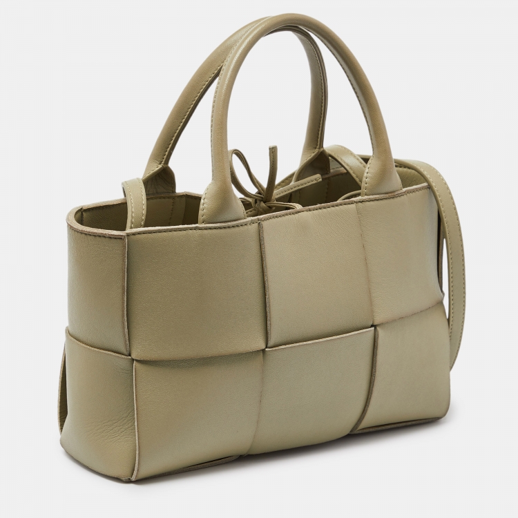 Pre Owned Bottega Veneta Avocado Green Intrecciato Leather Arco Tote