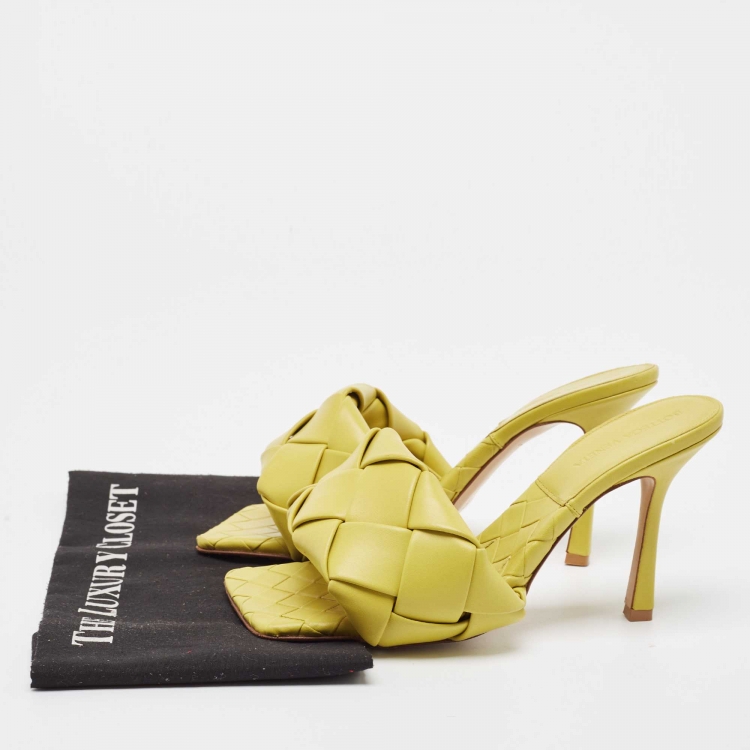 مملوكة مسبقًا Bottega Veneta Green Leather Lido  Slide Sandals Size 38