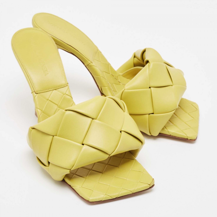 مملوكة مسبقًا Bottega Veneta Green Leather Lido  Slide Sandals Size 38