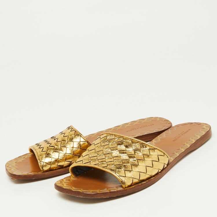 Pre Owned Bottega Veneta Gold Intrecciato Leather Flat Slides Size 39