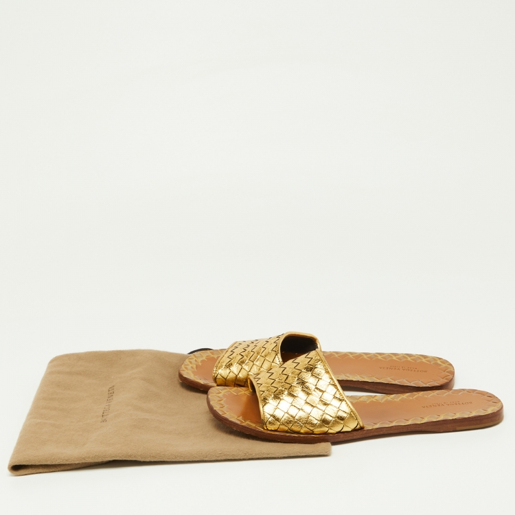 Pre Owned Bottega Veneta Gold Intrecciato Leather Flat Slides Size 39