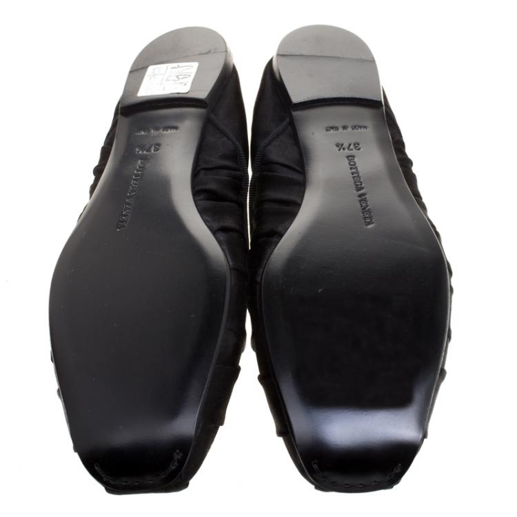 Pre Owned Bottega Veneta Black Pleated Satin Scrunch Ballet Flats Size 37.5