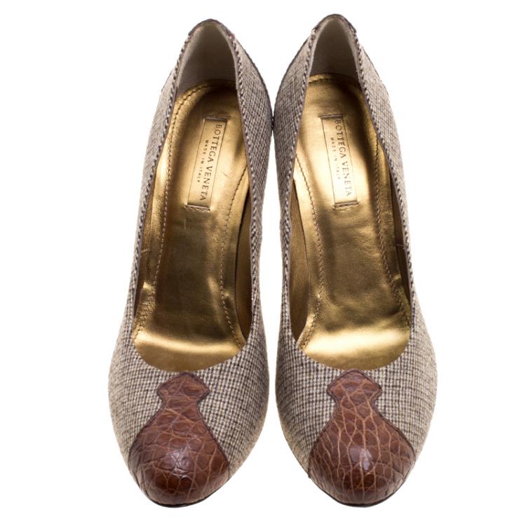 Pre Owned Bottega Veneta Beige Fabric and Croc Leather Almond Toe Pumps Size 38