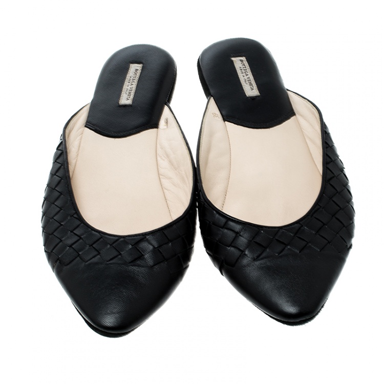 Pre Owned Bottega Veneta Black Intrecciato Leather Flat Slippers Size 39