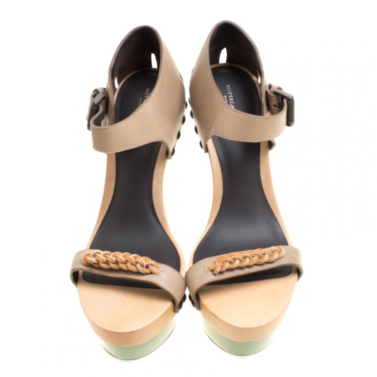 مملوكة مسبقًا Bottega Veneta Tricolor Leather Ankle Cuff Peep Toe Wedge Sandals Size 40