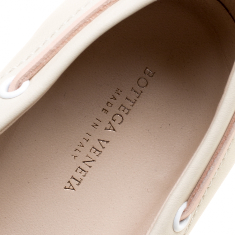 مملوكة مسبقًا Bottega Veneta Cream Intrecciato Leather Boat Loafers Size 39