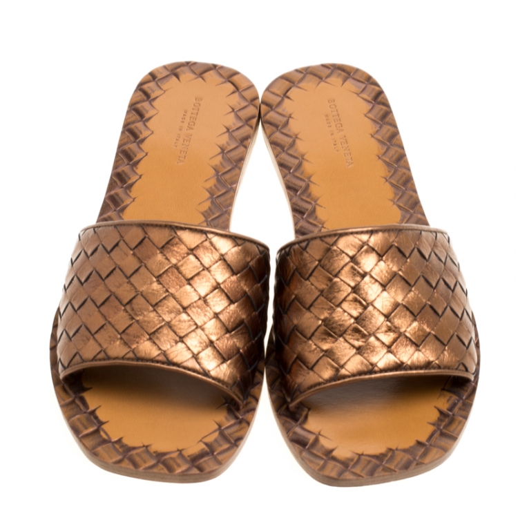 Pre Owned Bottega Veneta Metallic Bronze Intrecciato Leather Flat Slides Size 37