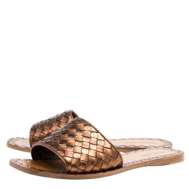 Pre Owned Bottega Veneta Metallic Bronze Intrecciato Leather Flat Slides Size 37