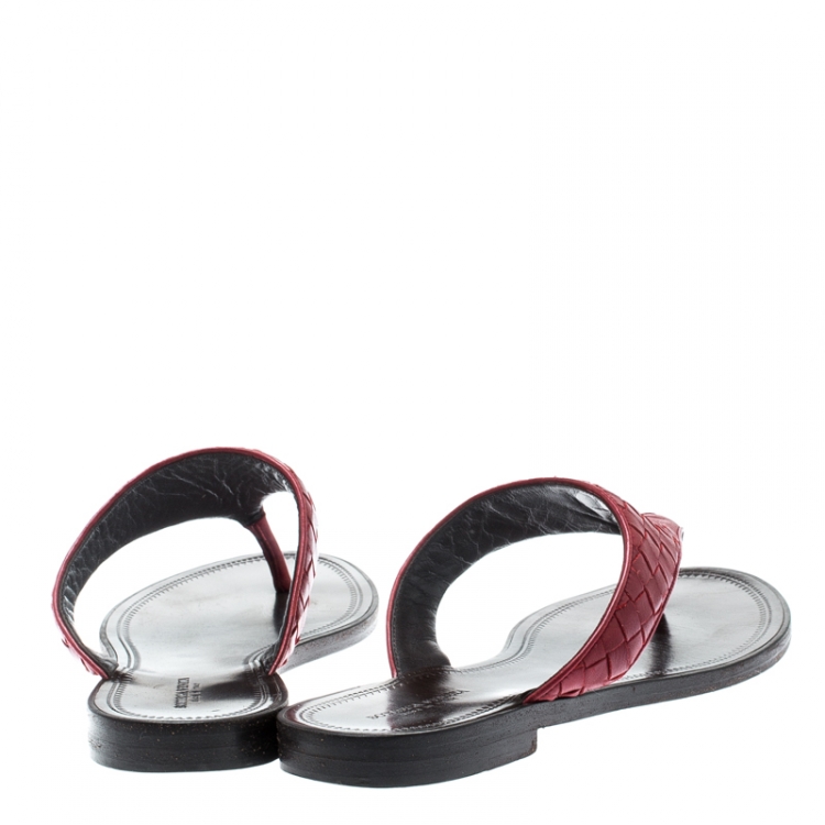 Pre Owned Bottega Veneta Burgundy Intrecciato Leather Flat Thong Slippers Size 40