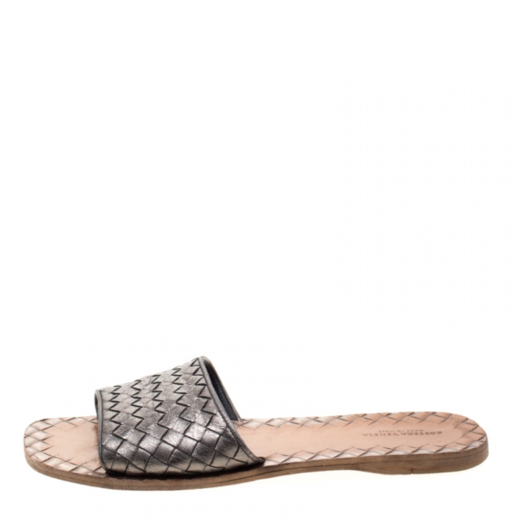 Pre Owned Bottega Veneta Metallic Green Leather Intrecciato Flat Slides Size 39