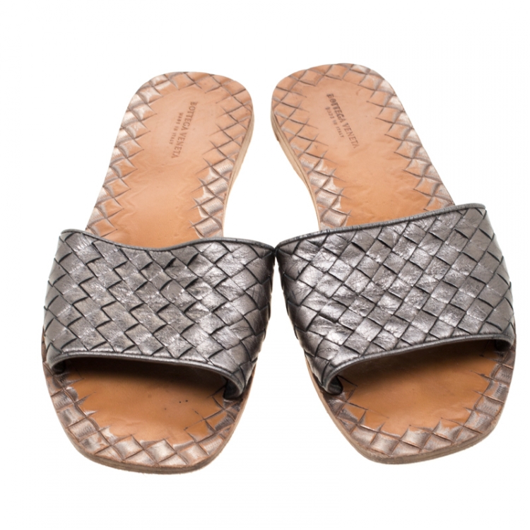 Pre Owned Bottega Veneta Metallic Green Leather Intrecciato Flat Slides Size 39