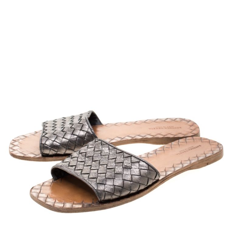 Pre Owned Bottega Veneta Metallic Green Leather Intrecciato Flat Slides Size 39