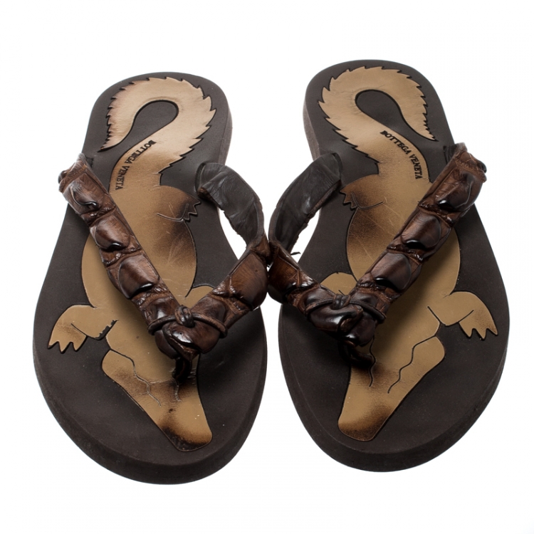 Pre Owned Bottega Veneta Brown Croc Leather Flat Flip Flops Size 38