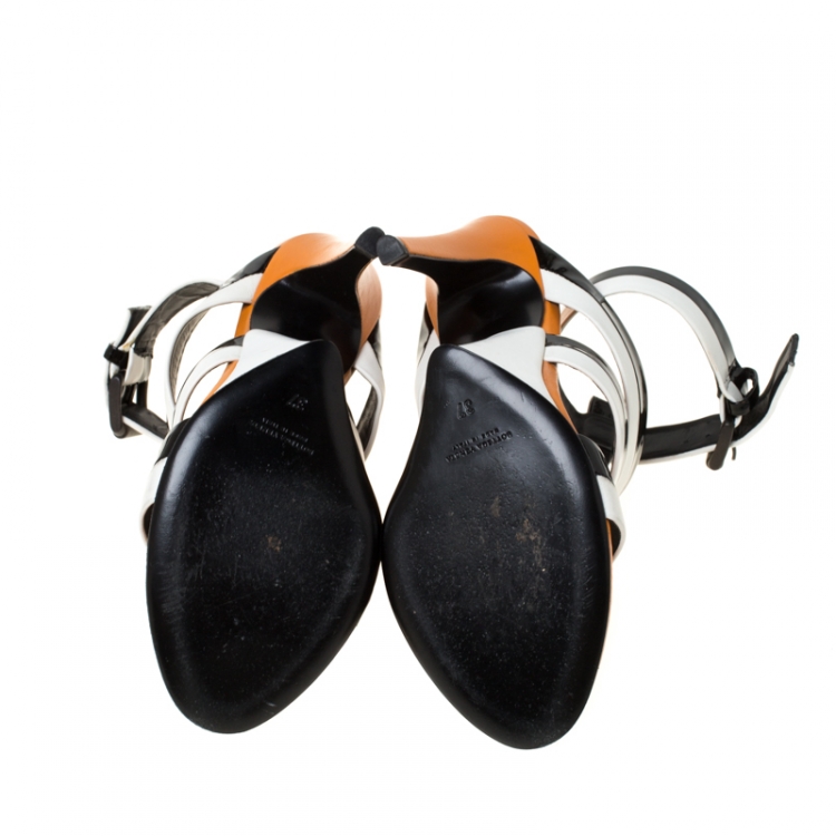 Pre Owned Bottega Veneta White/Black Strappy Leather Ankle Strap Sandals Size 37