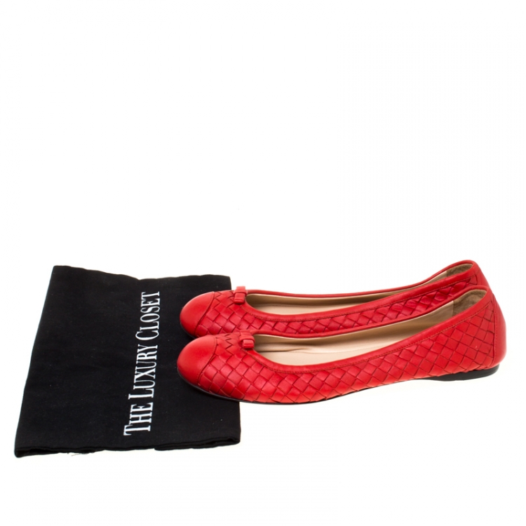 Pre Owned Bottega Veneta Red Intrecciato Leather Ballet Flats Size 39