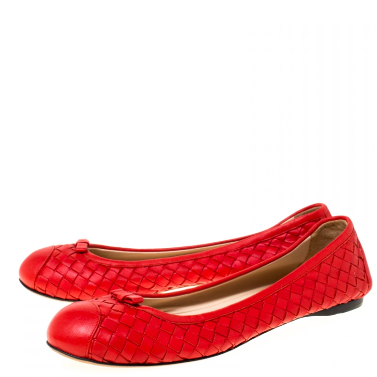 Pre Owned Bottega Veneta Red Intrecciato Leather Ballet Flats Size 39