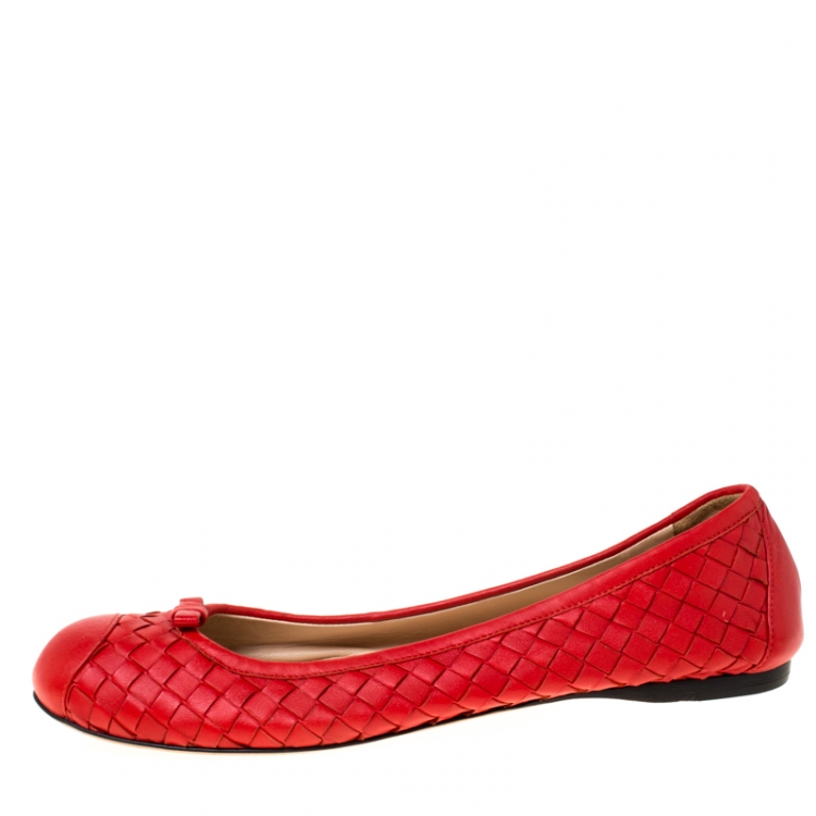 Pre Owned Bottega Veneta Red Intrecciato Leather Ballet Flats Size 39