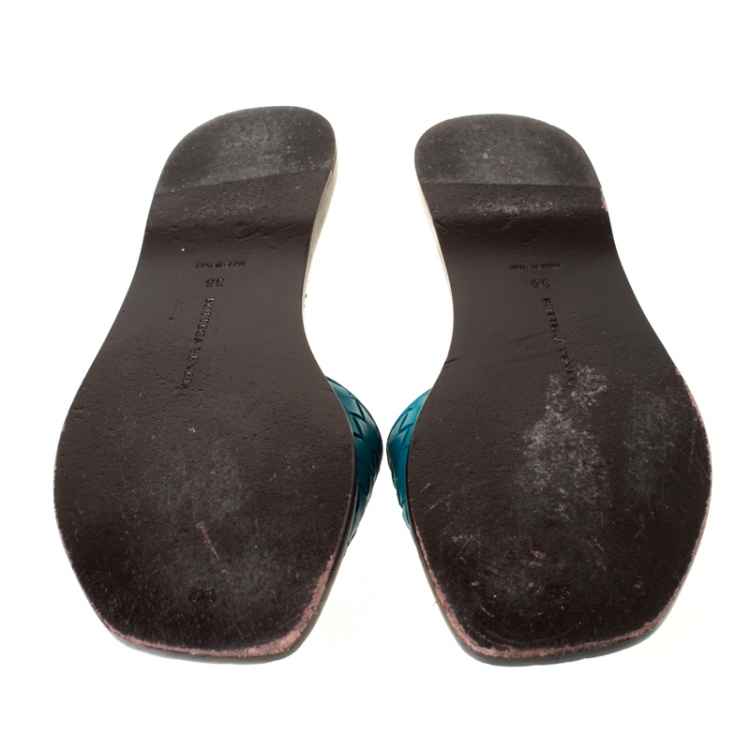 Pre Owned Bottega Veneta Blue Intreciatto Leather Slip On Slide Size 36