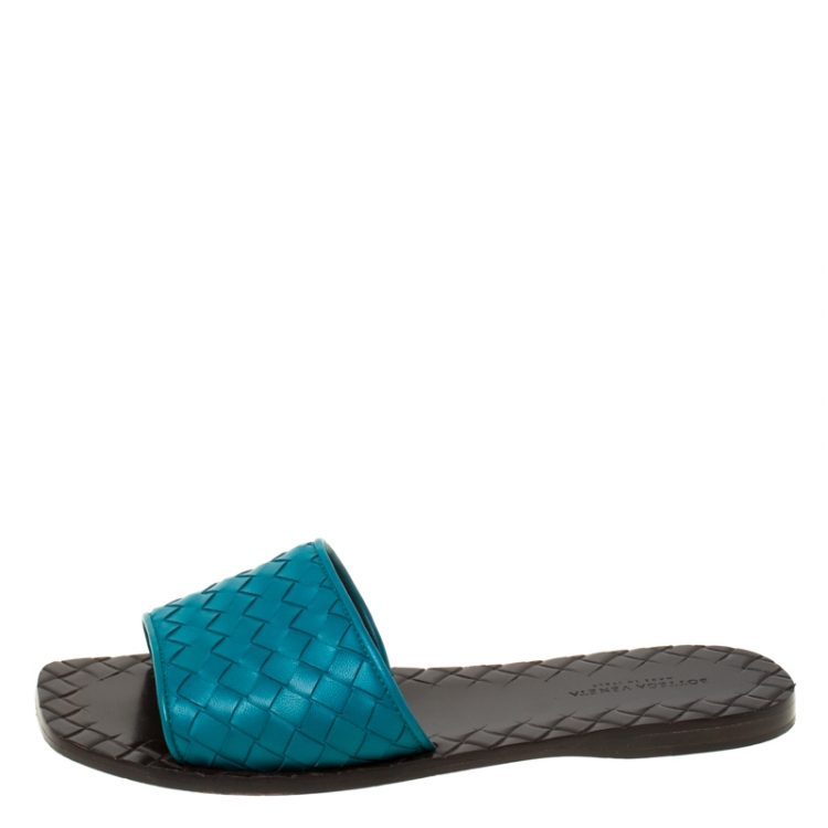Pre Owned Bottega Veneta Blue Intreciatto Leather Slip On Slide Size 36