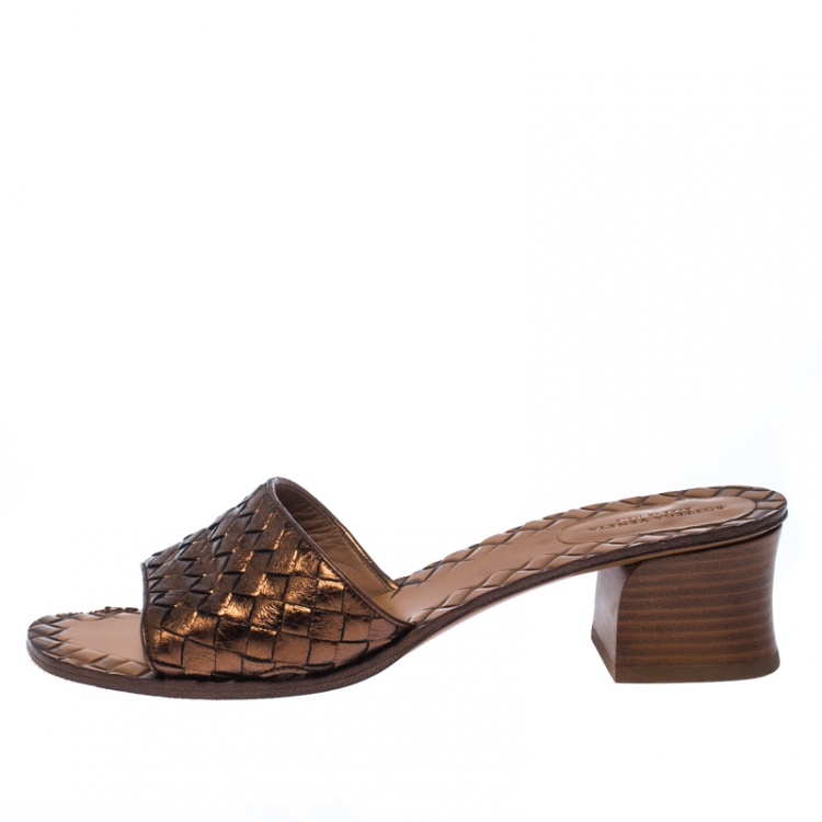 Pre Owned Bottega Veneta Metallic Bronze Intrecciato Leather Ravello Flat Slides Size 38