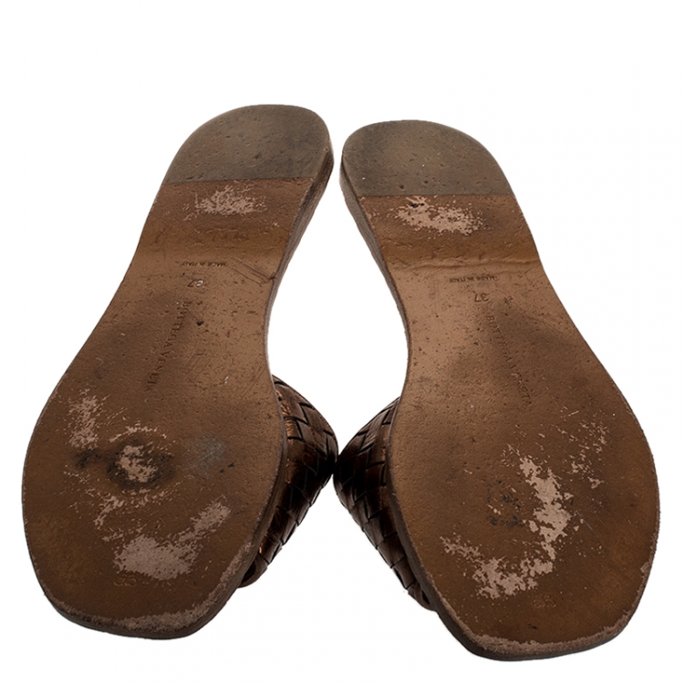 Pre Owned Bottega Veneta Metallic Bronze Intrecciato Leather Flat Slides Size 37