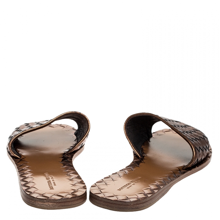Pre Owned Bottega Veneta Metallic Bronze Intrecciato Leather Flat Slides Size 37