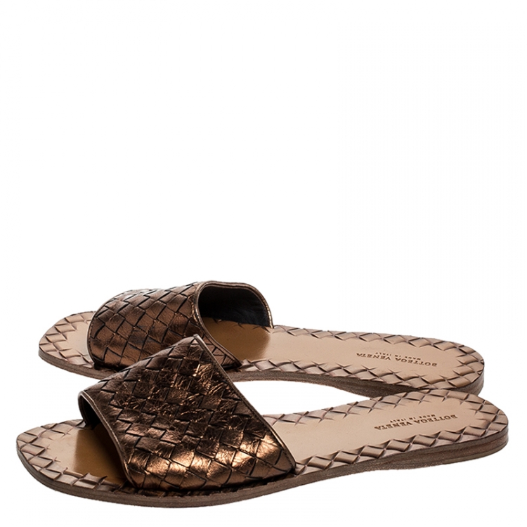Pre Owned Bottega Veneta Metallic Bronze Intrecciato Leather Flat Slides Size 37
