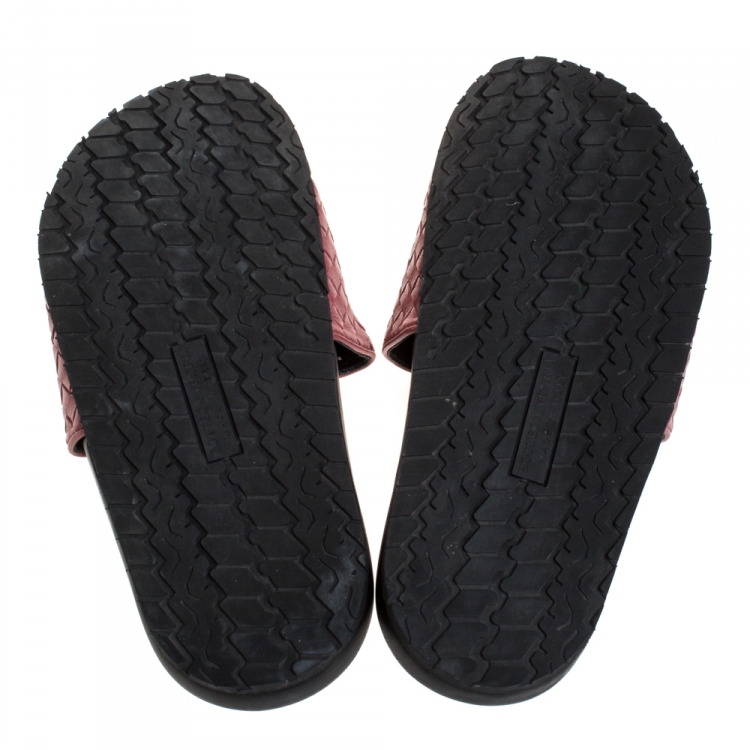 Pre Owned Bottega Veneta Black/Old Rose Intrecciato Leather Lake Slide Flats Size 39