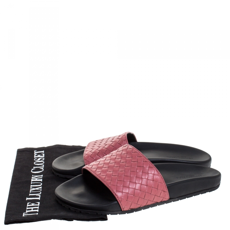 Pre Owned Bottega Veneta Black/Old Rose Intrecciato Leather Lake Slide Flats Size 39