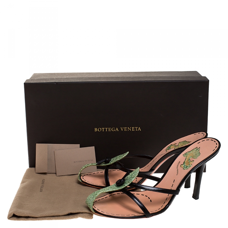 Pre Owned Bottega Veneta Black/Green Leather And Embossed Leather With Knot Detail Slide Sandals Size 40.5